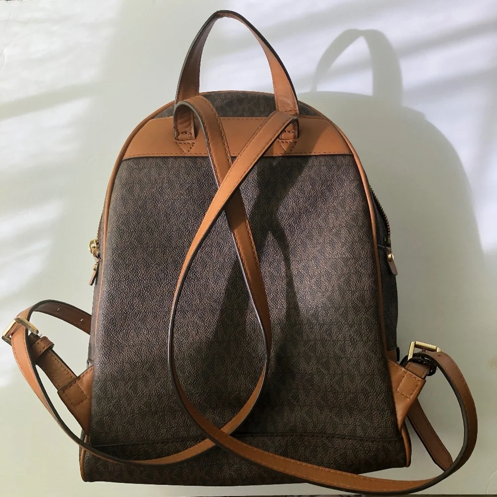 Michael Kors Large Backpack EUC - Picture 2 of 12